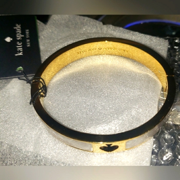 KATE SPADE HINGED BANGLE BRACELET NWT - Picture 1 of 6